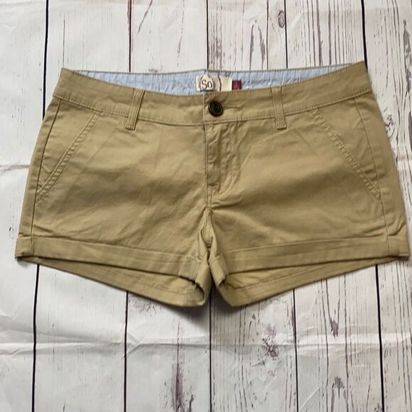 So khaki shorts - Picture 1 of 6